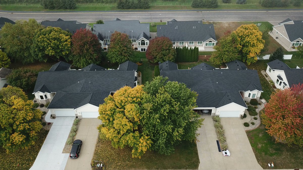 MSC_va's tweet photo. A good roof over your head = peace of mind
Call us: (703) 759-6730

#roofing #roofingcontractor #homeimprovement #insurancerestoration #contractor #virginiaroofers https://t.co/nvZXq7Ew6K