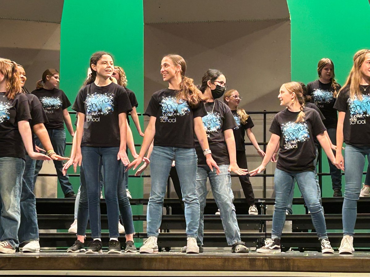 Jupmiddle's tweet photo. Listen up! Strong, young voices joined together, teaching universal truths about love, acceptance, and the human need to belong! Bravi to Ms. Leland and the chorus program @Jupmiddle. We are going to keep sowing those seeds. #globalleaders #oneloveonecrew #marinersmakingwaves https://t.co/NdCDVdihFa