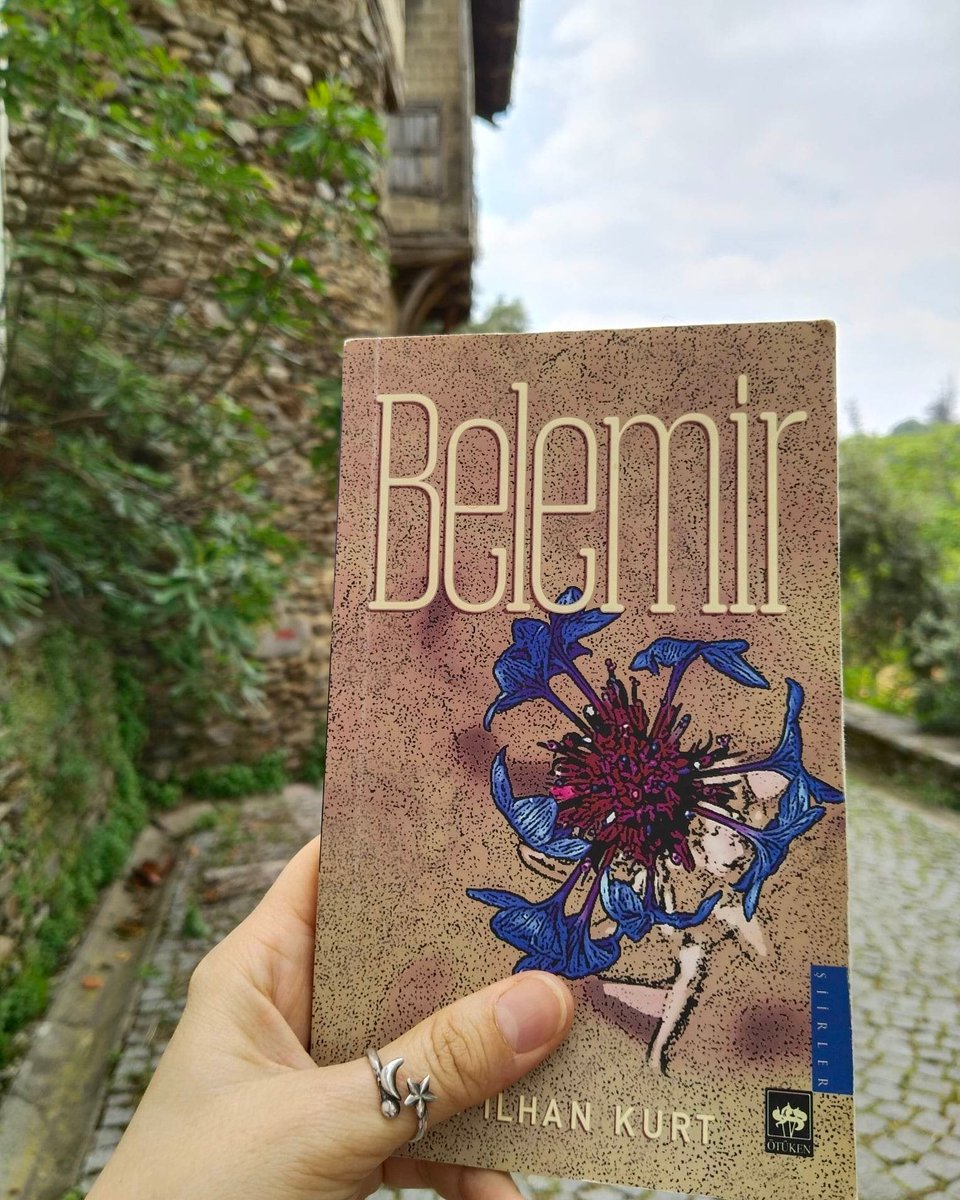 hakanilhankurt's tweet photo. "Koşturmam hiçbir avın besmelesiz ardına,
Zira hiçbir başağı harmanda ziyan etmem,
Bildiğin Yörük çocuğuyum."
#hik
#Belemir
#ÖtükenNeşriyat https://t.co/pZza9xYkW7