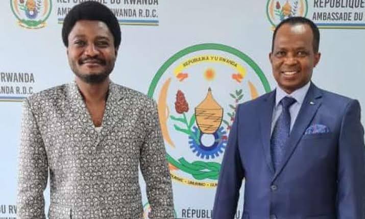 YousouphF's tweet image. La #DYPRO fait la sous-traitance  des membres de la CENI car ils sont dans une démarche de cacher leur opprobre. @ConstantMutamba est un nomadiste  politique qui se bat comme un démon dans un bénitier, il doit se gêner en attaquant les avis techniques d'un expert comme @CNangaa