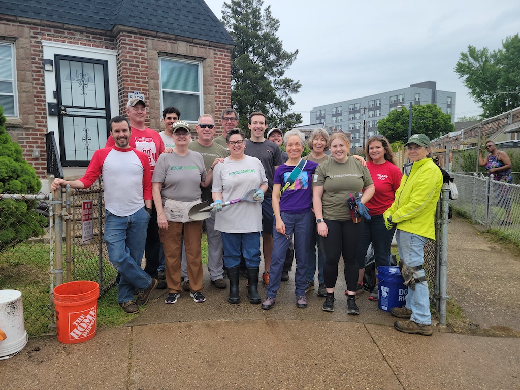 GardensHeroic's tweet photo. We're working at VFW Post #2 in Bridesburg this Saturday! Volunteer with us: https://t.co/mZ16kZwikk #grateful #usveterans #gardening #volunteer #community #letfreedombloom https://t.co/QbpQN602w6