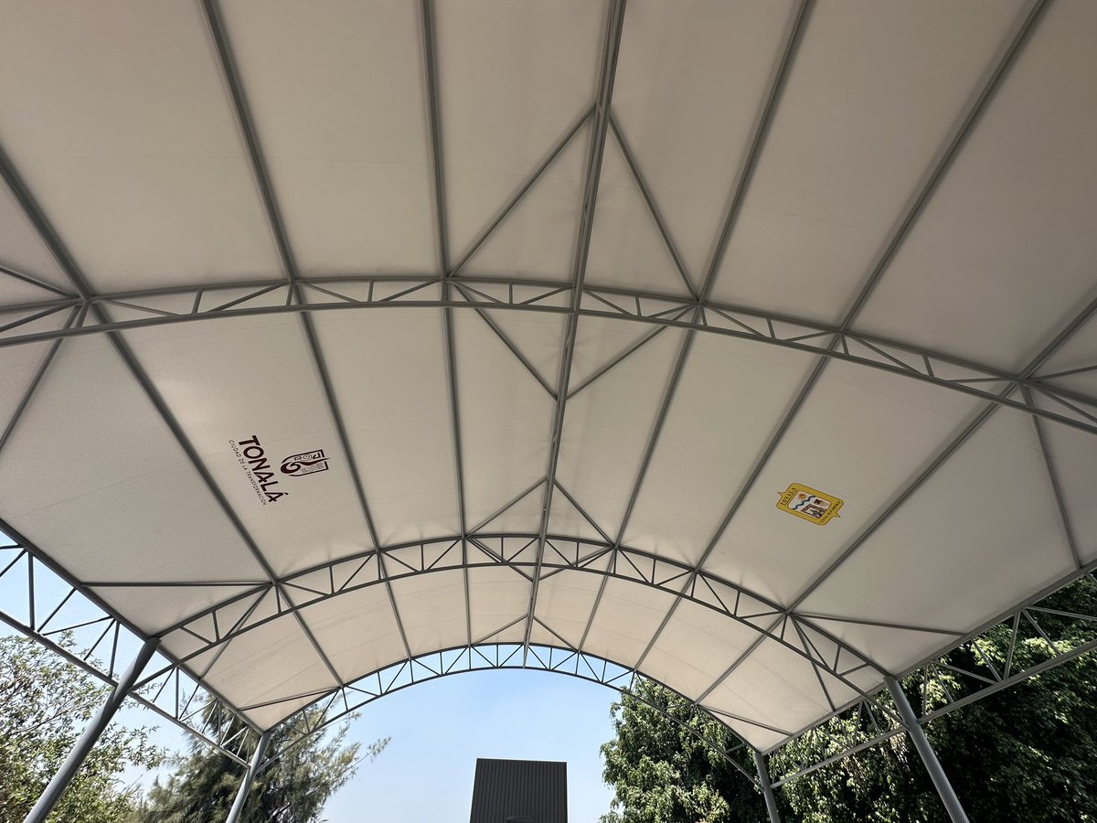 SergioChavez_D's tweet photo. Ya es miércoles y hoy fuimos a la Secundaria 39 de la popular Colonia Jalisco a entregar un domo escolar 🏫 más. #SCH https://t.co/huaQLQ09vc
