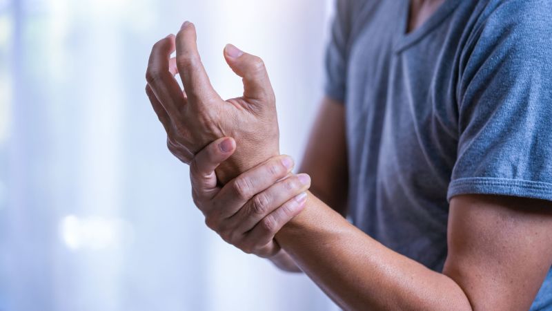 CHCAlbany's tweet photo. There are more new cases of chronic pain among US adults than other common long-term conditions like diabetes, depression and high blood pressure, according to a new study. https://t.co/e3IAG86bH0 https://t.co/i7D9S6ivMP