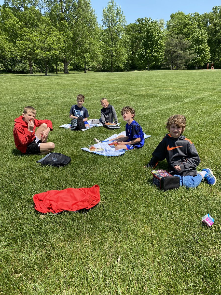 miss__keating's tweet photo. A picnic to celebrate the ending of school! 🧺 https://t.co/NHSY1VqChM