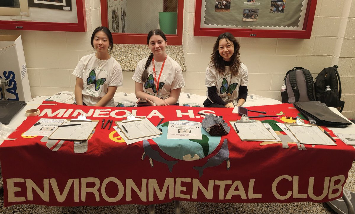 Thanks to all volunteers who helped out during our community cleanup! We collected 128lbs of garbage from our local off campus area! Thank you to the town of North Hempstead for sponsoring our supplies! <a href="/mineolahs/">Mineola High School</a> @mineolaearthlings @townofnorthhempstead