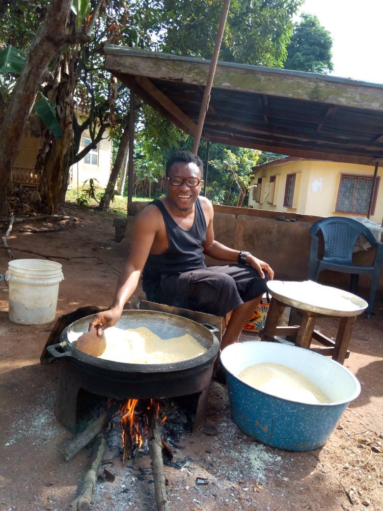 Mistarpush's tweet photo. In the spirit of breaking records,
I just might decide to fry this garri (cassava) for 100hrs.
Come along with your soup…

#guinessbookofrecords #Hildabaccicookathon #cookathon #mistarpush #obiagu #96hrs #NigeriaDecide2023 #skit https://t.co/3hlrP27Bwo