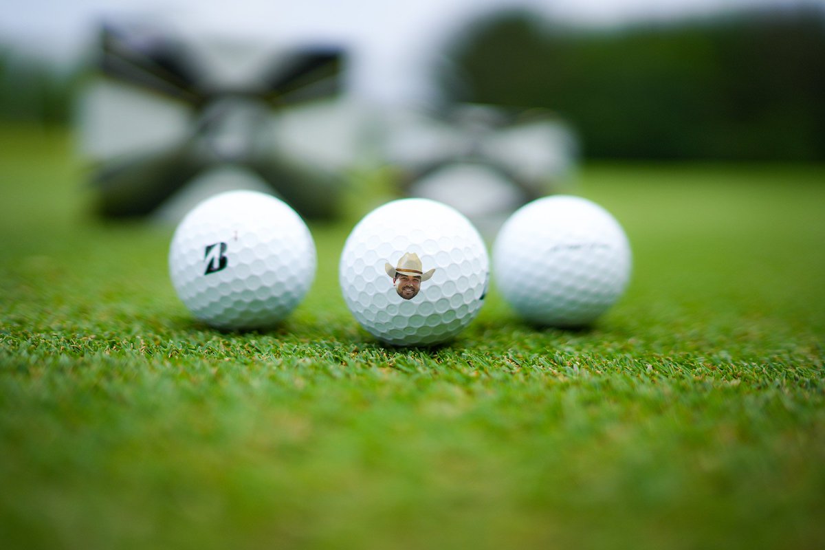 Would you like a chance to win 2 dozen of Jason's Tour B X Cowboy golf balls from Bridgestone? 

Well, I'm doing a free giveaway for 2 randomly selected golf fans! 

To win: 

1) Like + Retweet 
2) Follow <a href="/bridgestonegolf/">Bridgestone Golf</a> &amp; <a href="/JDayTracker/">Jason Day Tracker</a> 

The winners will be selected 21/05/23!