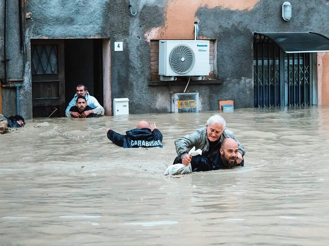 Dimple31051969's tweet photo. @MVZaGoGo @jakeclemons @EStreetMax @Patti_Scialfa this is the situation in Emilia Romagna. Many deaths, people are leaving their homes, highway closed, flood and devastation. #noshowtomorrow #brucespringsteen 
#ferrara 
#EmiliaRomagna #AlluvioneRomagna https://t.co/Yfx6UYaQk6
