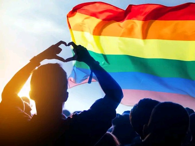 Se celebra el Día Internacional contra la Homofobia, la Transfobia y la Bifobia.
'Por todas las familias, el Amor es Ley'
#CubaEsAmor 
#TodosLosDerechosParaTodasLasPersonas