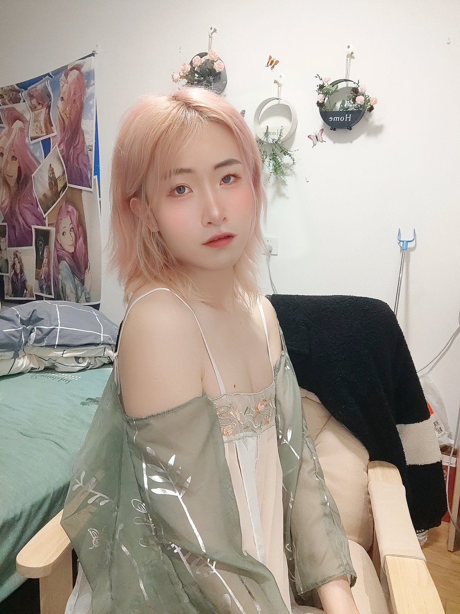 艾比小宝贝 ️ on Twitter: 化了半天的妆都拿来自拍了🥱睡觉 cd ts 广州cd 广州ts 深圳cd 深圳ts 伪 ...