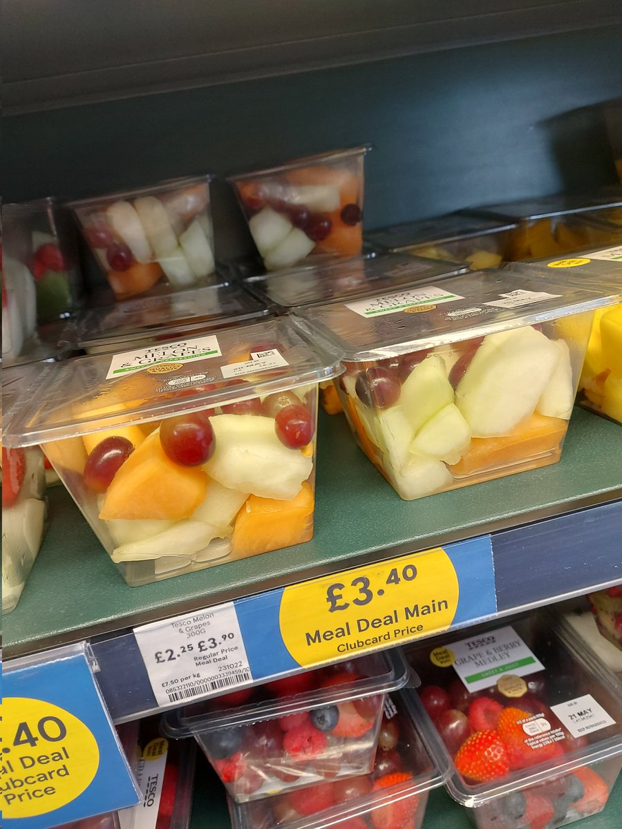 TomAtkin12's tweet photo. I'm sorry what... what kind of world are we living in, how is a POT OF FRUIT a meal deal MAIN?!? AND, costs more than a sodding sarnie! 

BRB, off to plant my own melon bush 
#cozzielivs #gardeninglyfe #bringback3quidmealdeal https://t.co/J3b2iouxGI