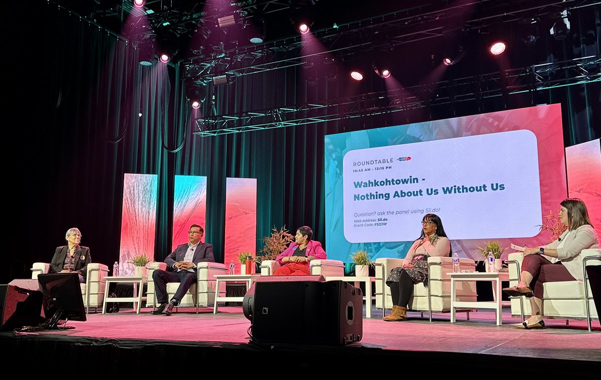 LabEnergy's tweet image. Rich discussion on workplace policy for real and meaningful Indigenous inclusion at @forward_summit: Wahkohtowin - nothing about us without us, moderated by Energy Futures Lab Fellow Gillian Hynes #forwardsummit #indigenousworkforce
