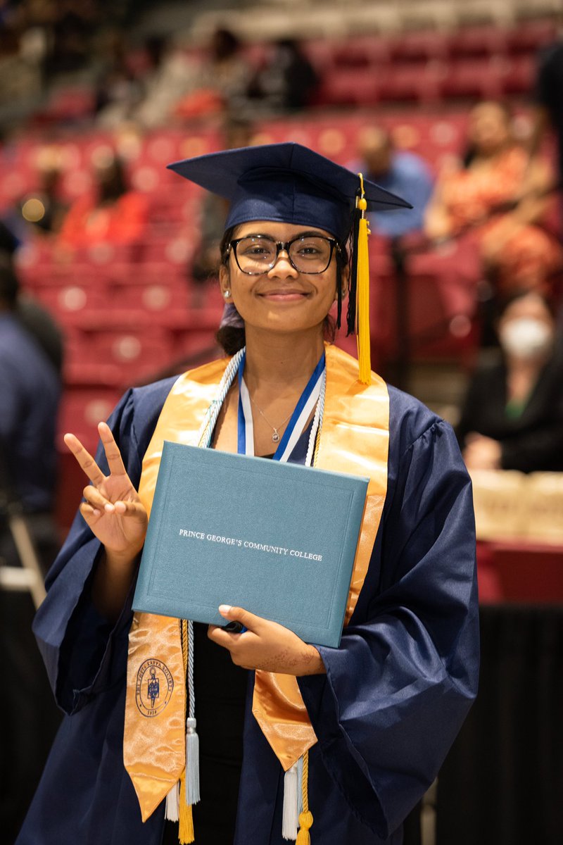 pgccnews's tweet photo. SENIORS! Are you ready for Commencement? 📅 We’re only 3 days away from the ceremony and we’re so excited to celebrate your accomplishments!
Be sure to tag us at @pgccnews in all of your posts on your big day, and hashtag #PGCCGRAD 🎓 See you there! https://t.co/gZmSvnIDzO