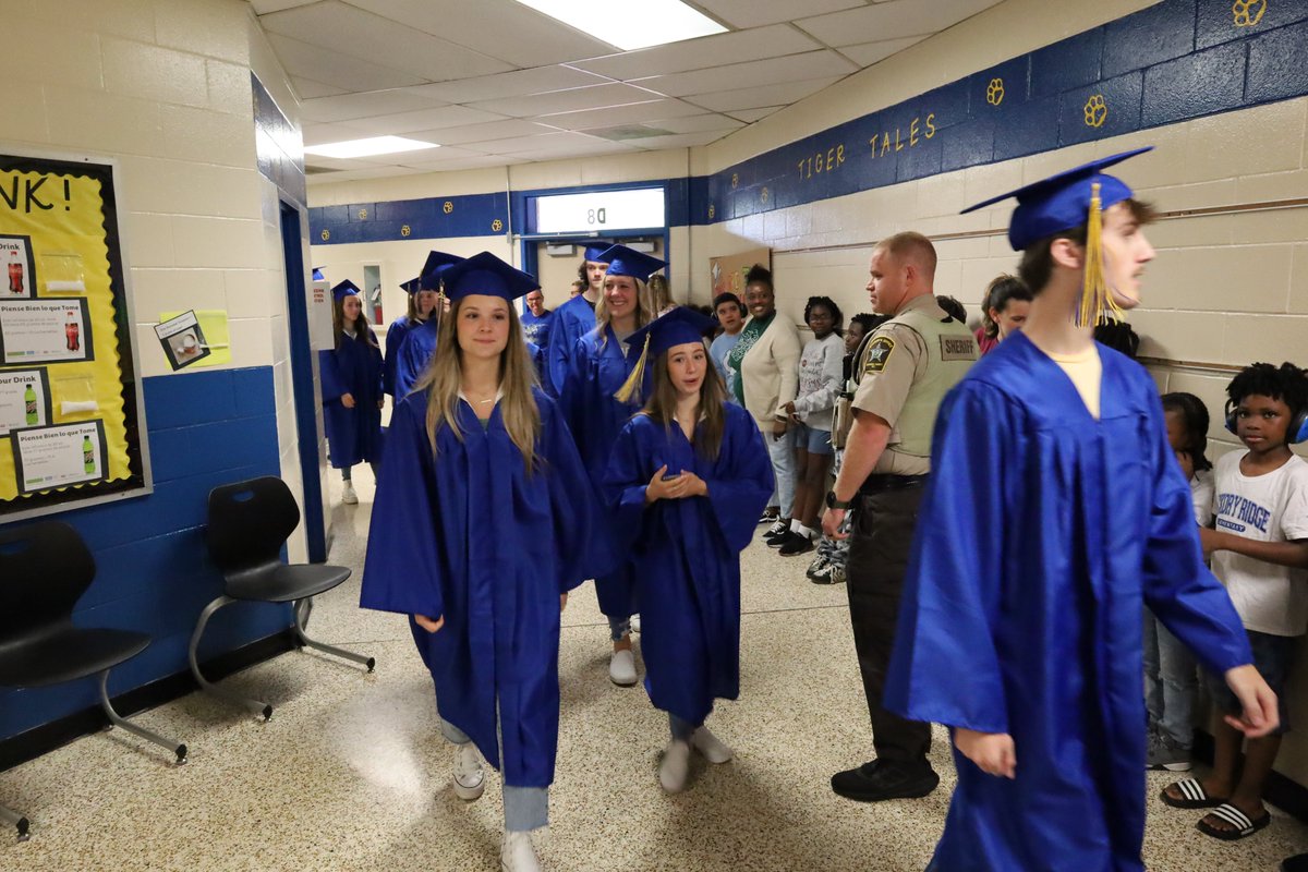 MPHS_Tigers's tweet photo. 2023 Senior Walk at Mt. Pleasant Elementary https://t.co/SuBediqkJp