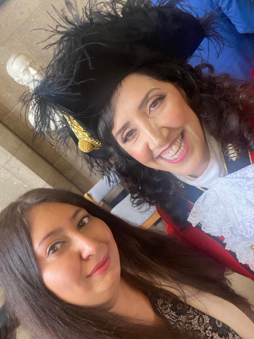 _BizWomen's tweet photo. The 125th Lord Mayor of Greater Manchester. Transferring of chains from the amazing Cllr @donnaludford  to the newly appointed Lord Mayor @Yasmine_Dar. We're excited to welcome her to our Biz Women® Diversity Dinner to empower and celebrate!

https://t.co/sdNOYenurQ

#bizwomen https://t.co/AxfC5vOKSZ