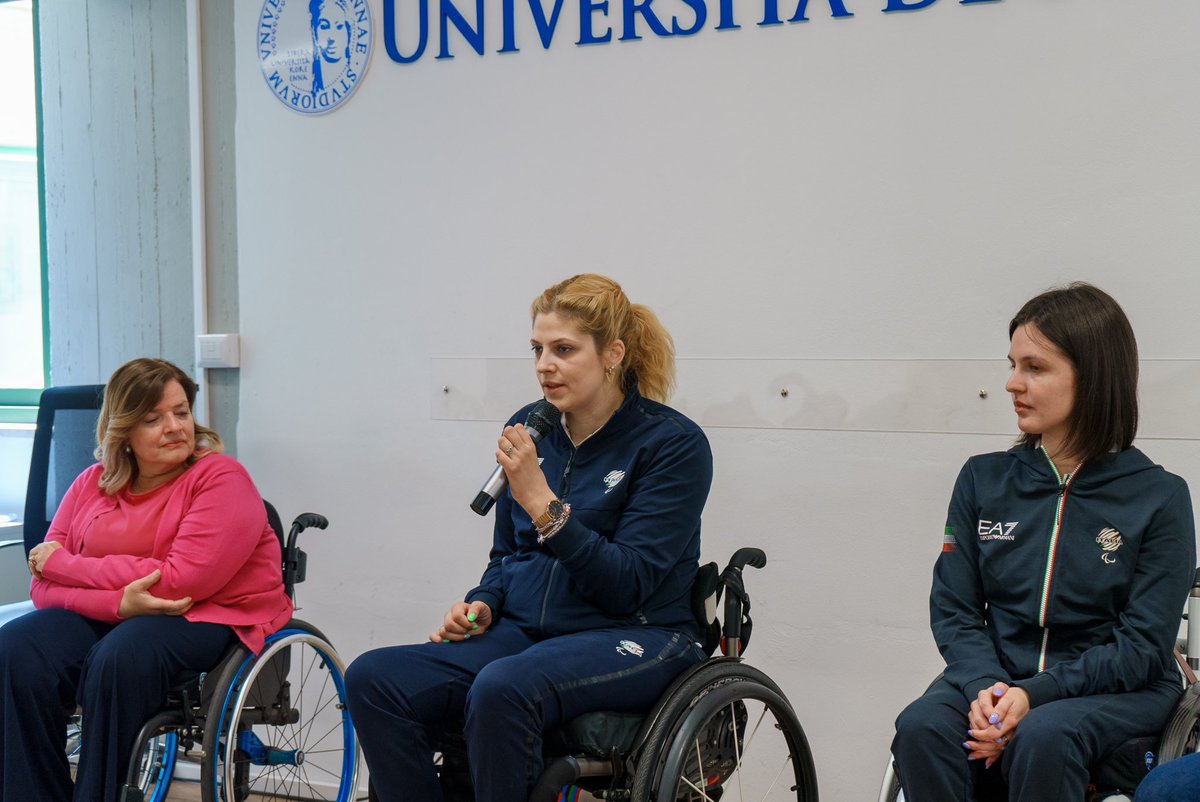 Unikore_Enna's tweet photo. Oggi abbiamo avuto il piacere di ascoltare due campionesse 🏓
🥇Carlotta Ragazzini
Campionessa Europea U23 di tennistavolo paralimpico
🥇Giada Rossi
Campionessa mondiale 2022 di tennistavolo paralimpico
@CIPnotizie @FrancescoSgro https://t.co/rnifo05k0T