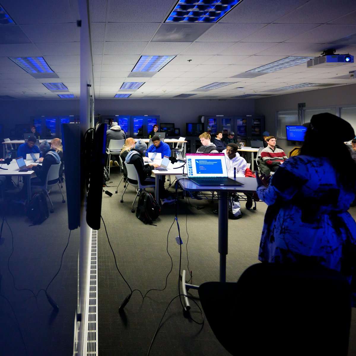 bradleyu's tweet image. Construct your skills, portfolio, and network in Bradley’s game design major. Mentored by top industry professionals, show off your work at FUSE and land positions at top companies. Make your mark in the gaming industry with #Bradley! #BradleyGameDesign #GameCoding