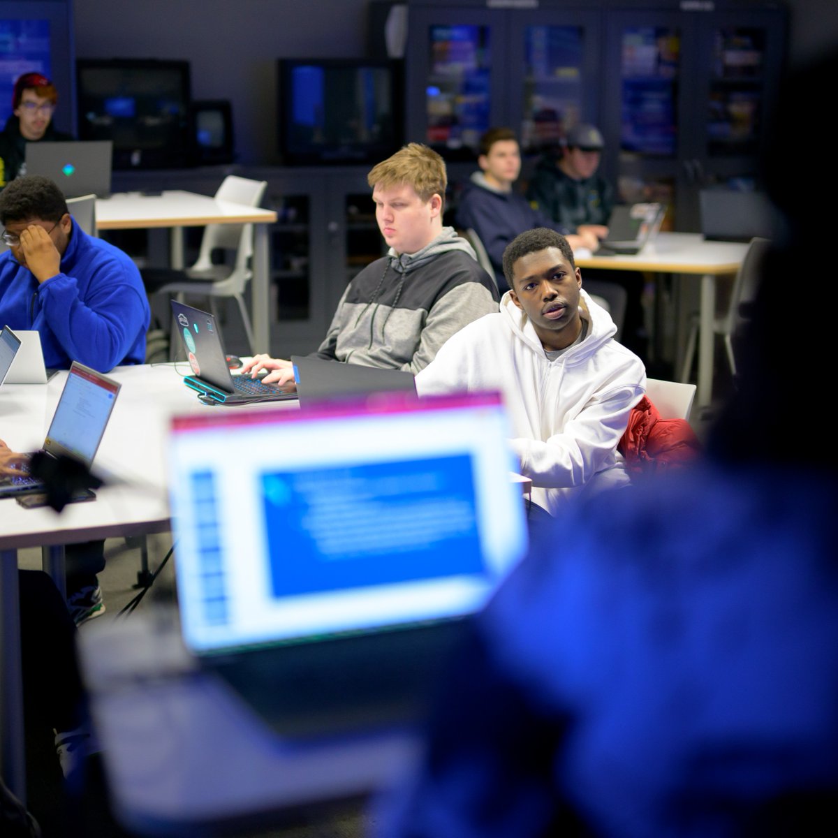 bradleyu's tweet image. Construct your skills, portfolio, and network in Bradley’s game design major. Mentored by top industry professionals, show off your work at FUSE and land positions at top companies. Make your mark in the gaming industry with #Bradley! #BradleyGameDesign #GameCoding