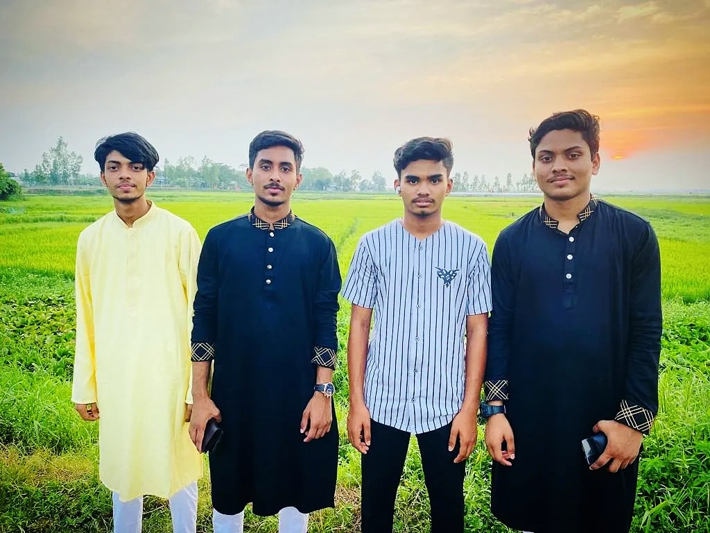Younger brothers 🌹🌺
