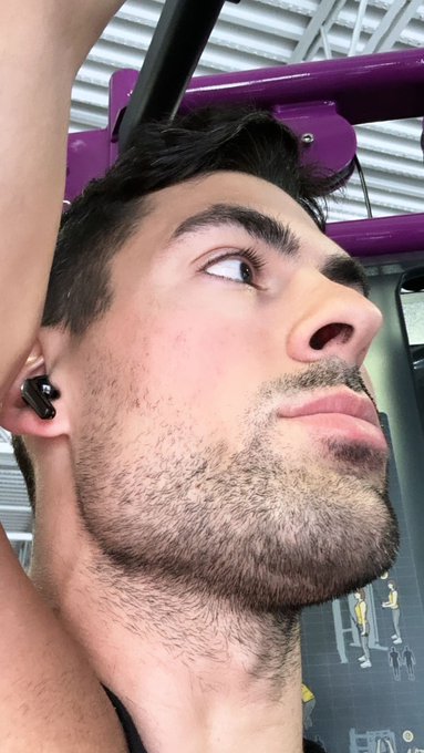 Just my side profile ❤️have a great day 🫶 https://t.co/8cUD7TzMmK