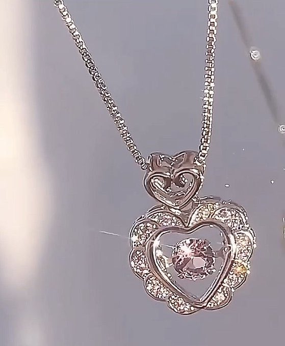 heartipink's tweet image. heart diamond necklace