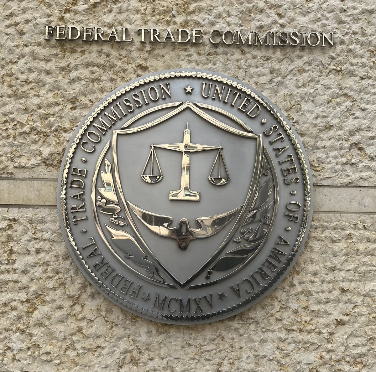 BernsteinGaia's tweet photo. Honored to present my book Unwired at the Federal Trade Commission today. #unwired https://t.co/8H3jq65xH7
