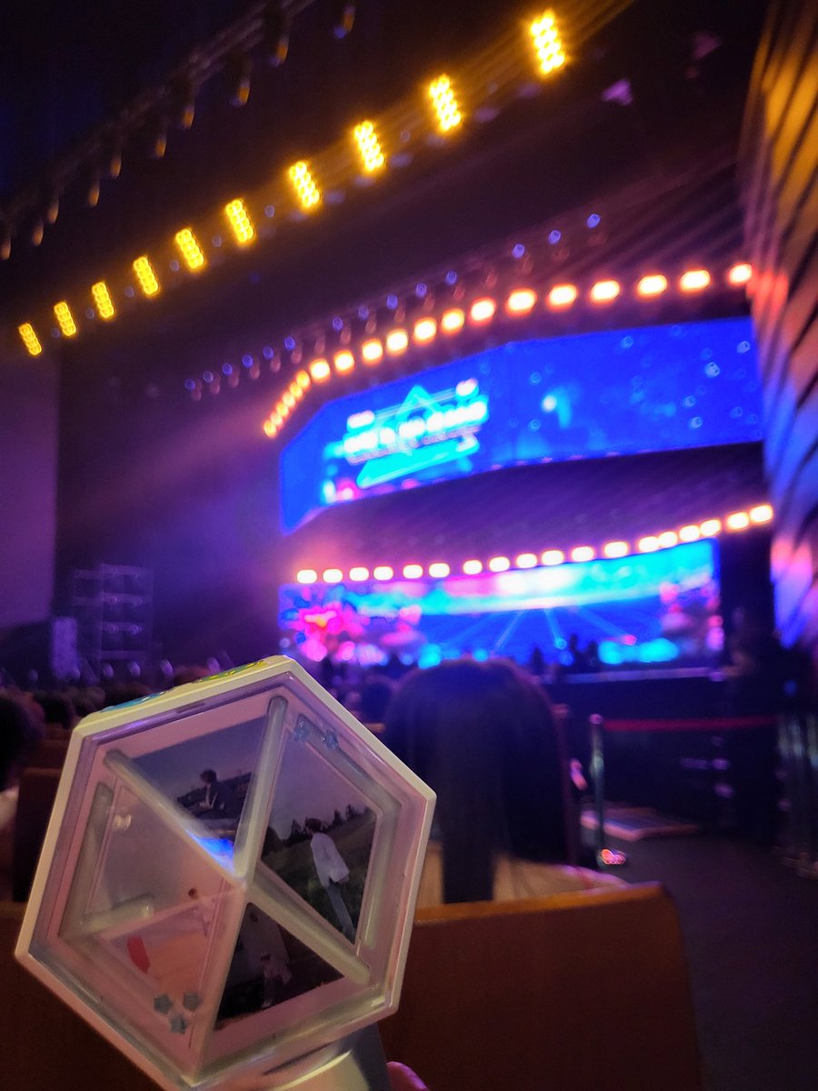 xiu_baos's tweet photo. OK to redeem from the first bad pic I posted after so long..  another badly taken photo of my eribong that has kept the same deco since 2019 ✌️ https://t.co/BAdCxYjAPU