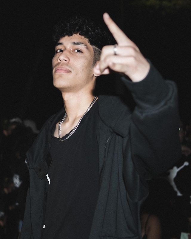 free_noti's tweet image. CÓDIGO DE BARRAS 🇨🇴 x RED BULL BATALLA 🇨🇴

📌 CAMPEÓN

LIT IGNIS 🇻🇪 fue el ganador de la fecha de CDB, tras vencer a:

→ SKETCH y MC MAT en octavos
→ J1 en cuartos
→ LIL WHITE en semis
→ TUNNI en la final

🏆| Cupo a la Final Nacional de Red Bull Batalla 🇨🇴

#CodigoDeBarras