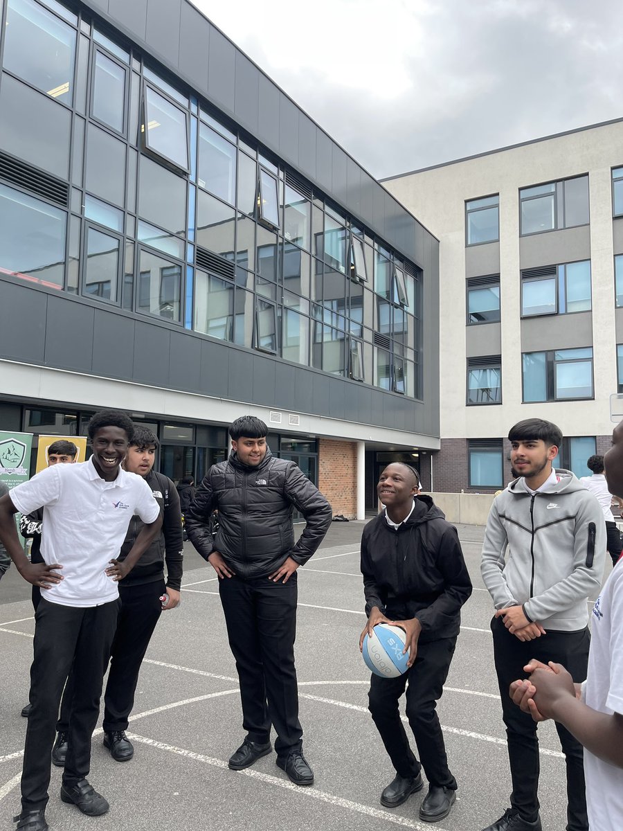 gorse_ruth's tweet image. Some top slam dunkin’ today at lunch in our pop-up house competition! #pointsmakeprizes #housecompetition