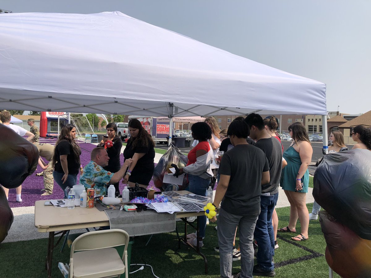 Never forget why you chose education for your profession! This is WHY . . .Loved being <a href="/ChieftainNation/">Bellevue East</a> today to celebrate the last day with seniors! Loved seeing Ss, parents and staff enjoying this special day! #seniorwalks <a href="/BerthaBobcats/">Bertha Barber Elem</a> #BPSNE