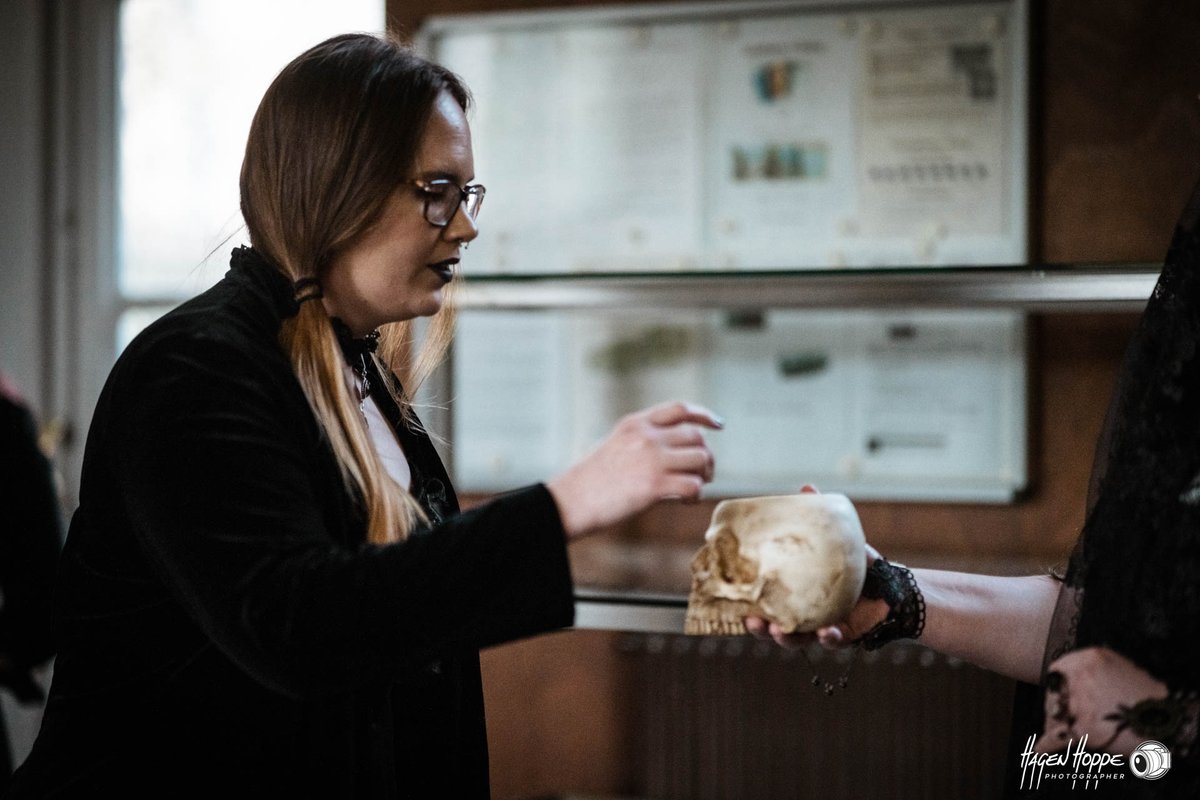 Gestern haben wir endlich die wunderschönen Fotos von @hagen_hoppe bekommen, welche er während des <a href="/hexenlarp/">Hexenlarp</a> geschossen hat. Es ist richtig schön sich nochmal alle Bilder anzusehen! Die Con war einfach großartig. 😍 Vielen Dank an die Orga, Hagen und alle Mitspieler (SC+NSC) 🌹