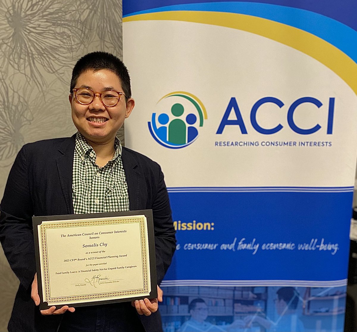 SomalisChy's tweet photo. Such an honor to receive one of the best paper awards at @ACCI_ORG 2023 conference! Thanks to @UWSoHE @UWConsumerSci and my advisor @Meg_Bea for all the help and supports! https://t.co/ak6LTnh3L3