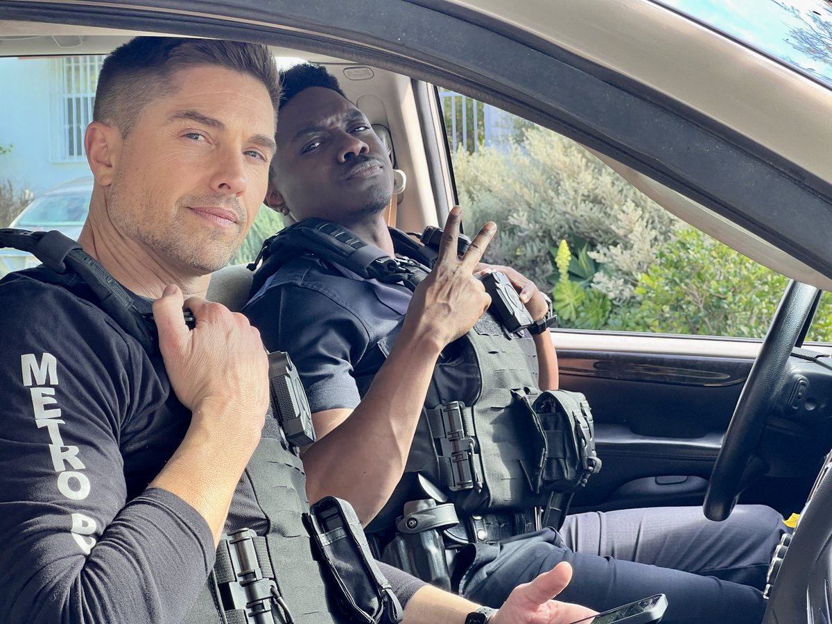 therookie's tweet photo. ✌️😍 https://t.co/dOvMmBlaXI