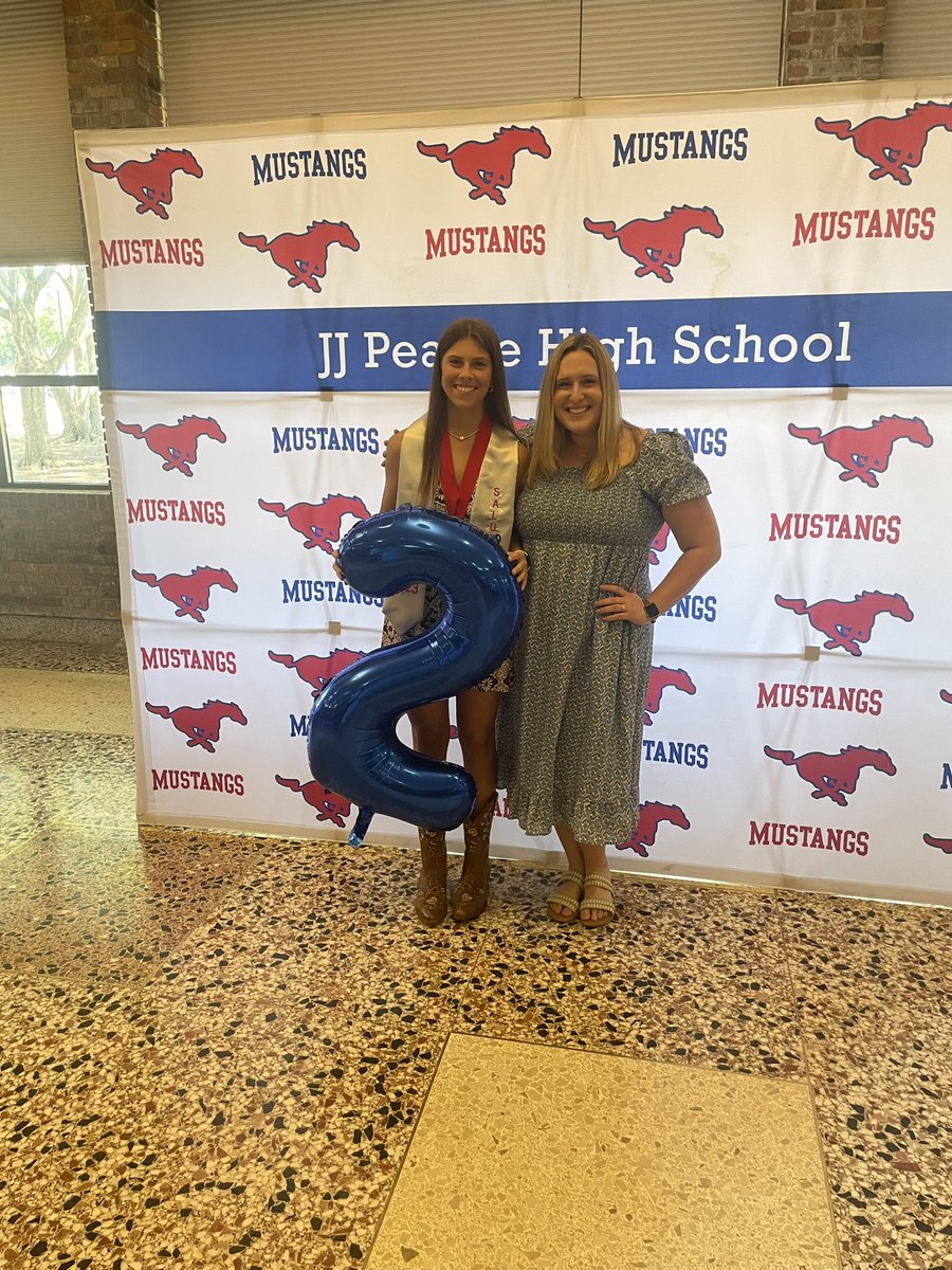 Lindsey Kauitzsch tweet media