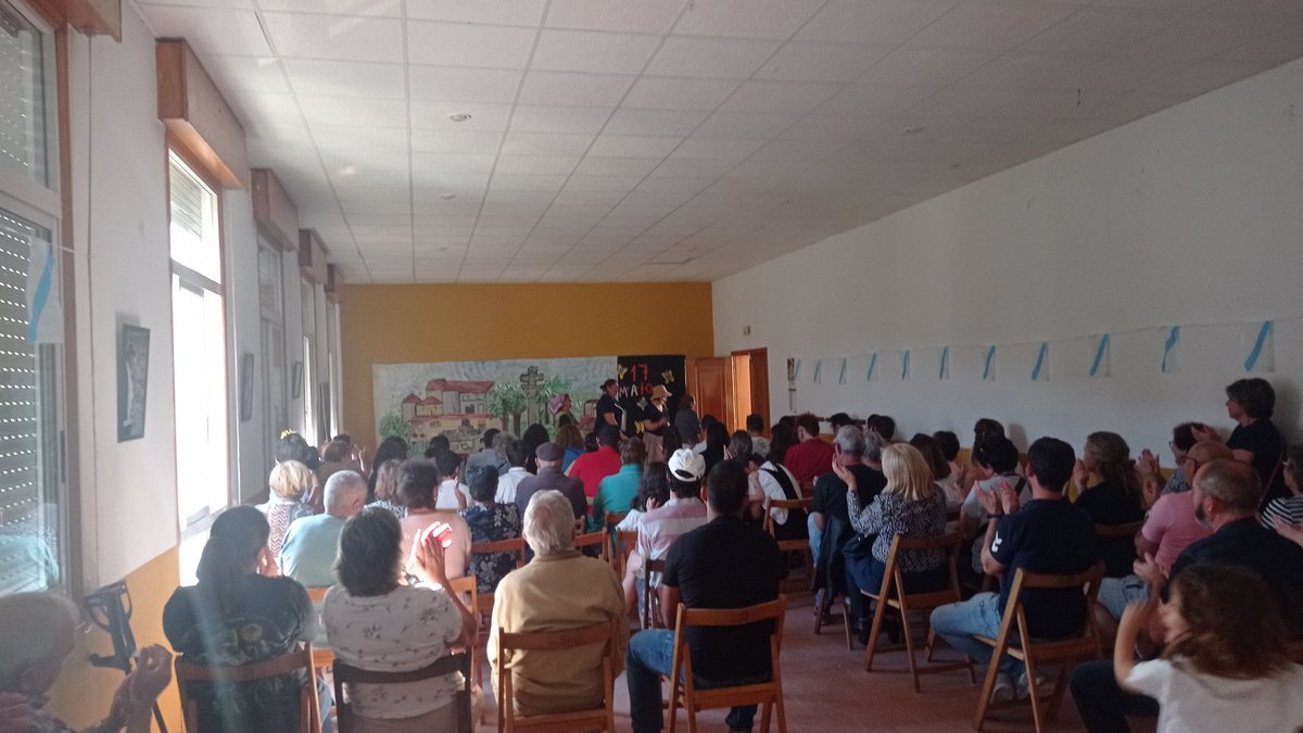 RibeiroEnComun's tweet photo. ℹ️📢 Continúan as actividades polas Letras Galegas.
➡️ Ás 19.30h en #Francelos, Teatro Infantil: "A teima de Xoana", de Valparaíso, e "A escola de DONA LOLA " do grupo Anaquiños.
#DiaDasLetrasGalegasSempre
#LetrasGalegas 🩵🤍
#LetrasGalegas2023
#Ribadavia https://t.co/345c1Fn7Nk
