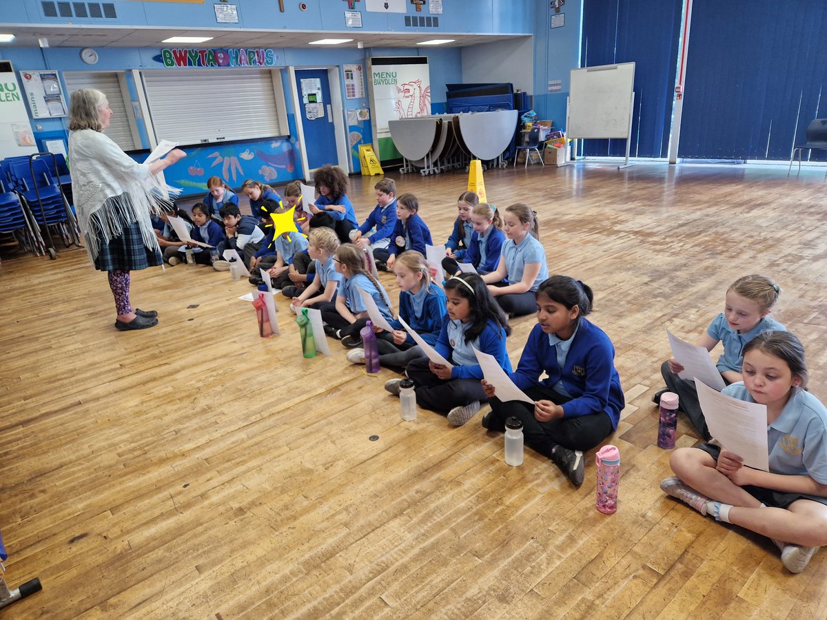 marys_rc's tweet photo. Our beautiful school choir had a fantastic rehearsal with Miss Williams
#shwmaeronment
#MerthyrForever https://t.co/oJYKQJKBjG