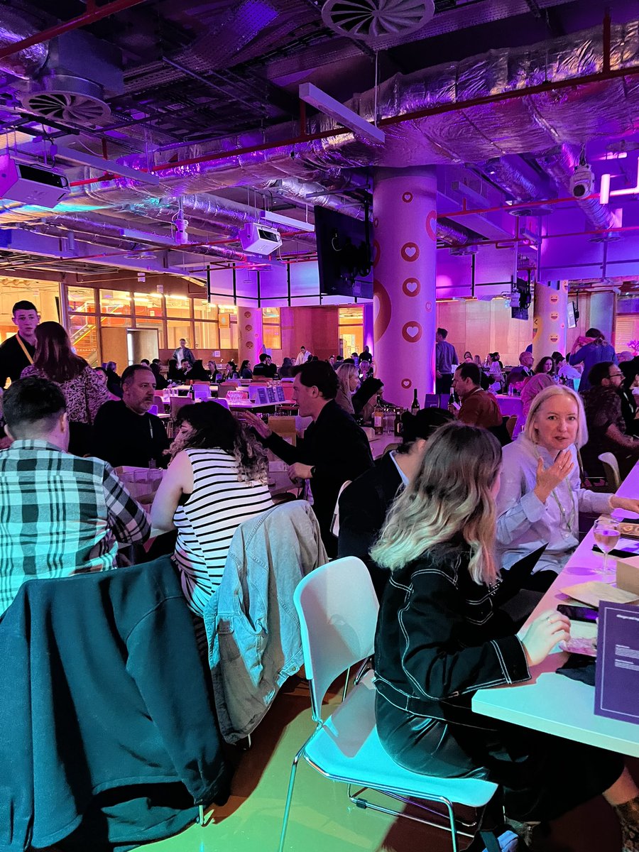 AARGROUP's tweet photo. The room is filling up at @Meta and the tension is definitely rising! Go hard or go home, Quizzers 👊 @NABS_UK https://t.co/kSXiTrBZGw