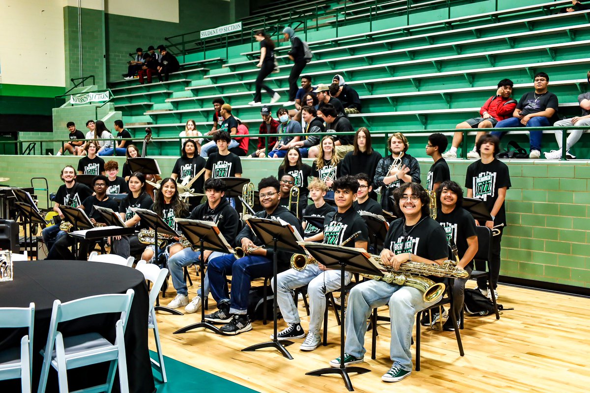 Teacher_Outlaw's tweet photo. A great start to a RAM-tastic day! Senior breakfast. Our @Berkner_Band jazz band was great as always!! #risdbelieves #ramsleqdtheway #ramspowerofone https://t.co/g1GCo1vc71