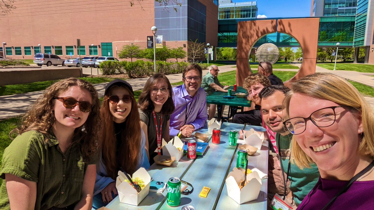 nothing like free🍦& a food 🛻 to get our lab outside in the ☀️ @CUDiabetes @CUAnschutz Barbara Davis Center appreciation day is the best day!