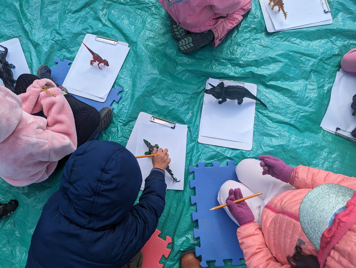 MRSAGOSTINIOCT's tweet photo. This brisk morning was spent outside using the sun to create shadow drawings. We used our fav, 🦕, to inspire us! We kicked the morning off by reading the book called, #Hugasaurus by #rachelbright it went well with our 🦖 theme! @LauraAnnP2 @ocsbEco @ocsbArts https://t.co/3g2nMPCUqN