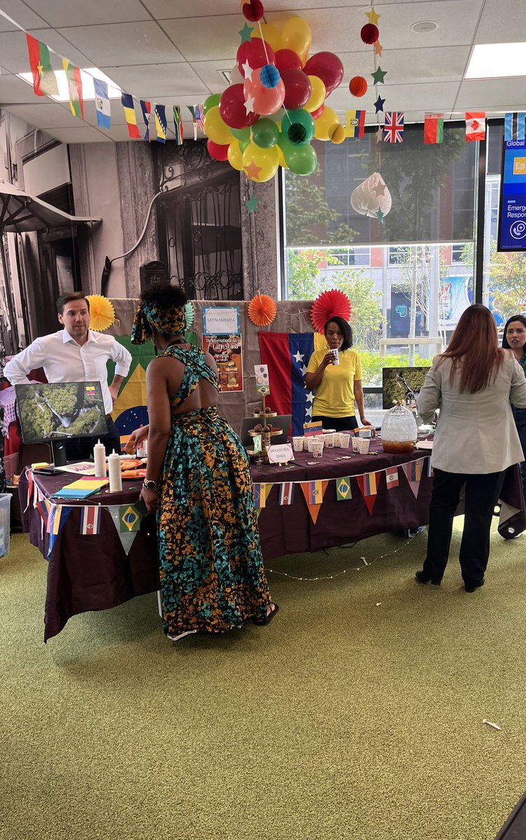 Lisa Holmes tweet media