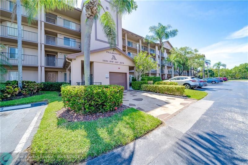 MJHumphries's tweet photo. New property just listed in 33027 - https://t.co/BgNABu6QML https://t.co/wyipiRabRv