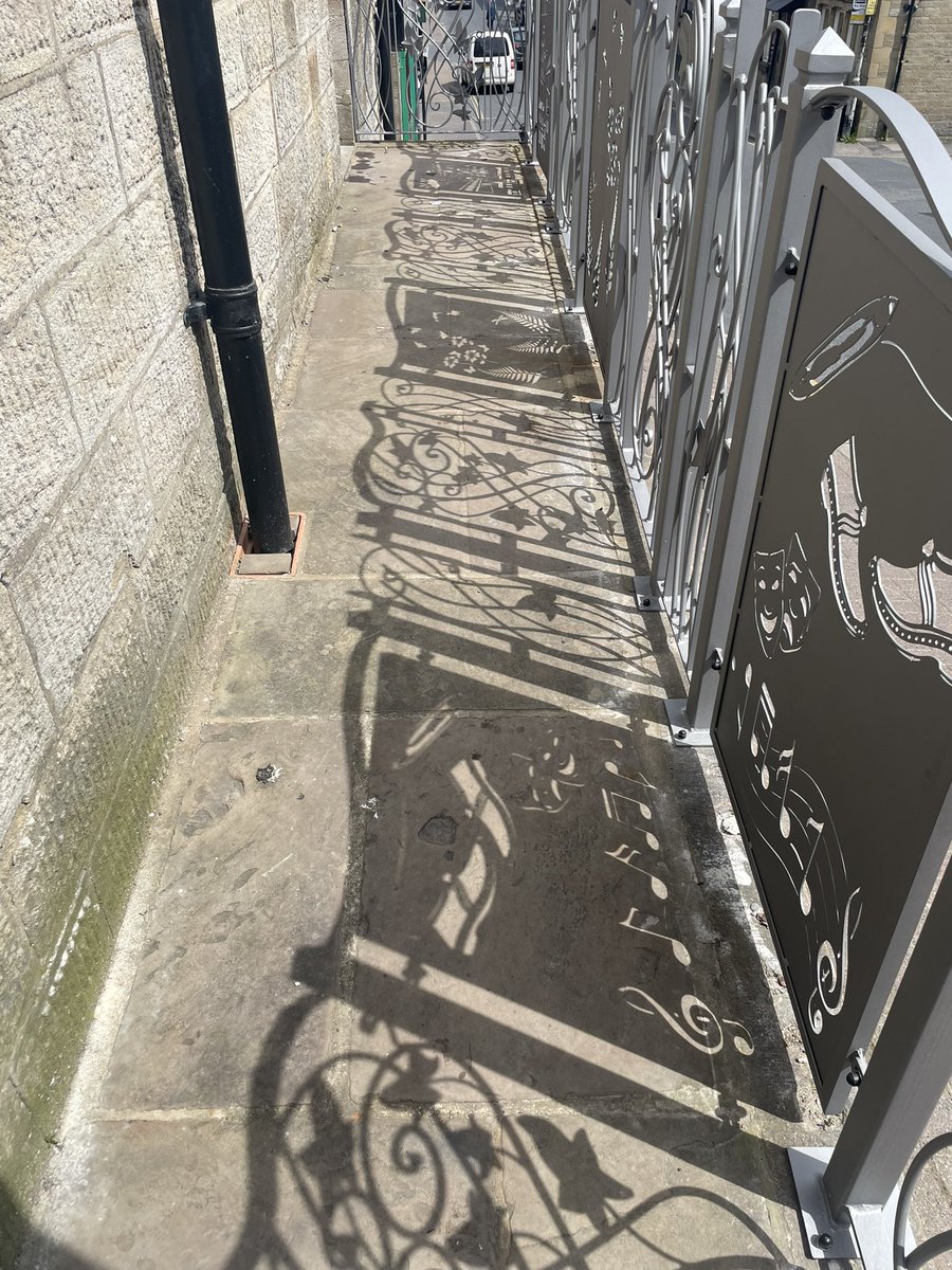 The new railings <a href="/AllianceBacup/">Alliance Bacup</a> are casting fantastic shadows today 

Thanks to Raven Forge in #Bacup for their skills 

#heritageskills 
#heritagecrafts
#rossendale 
#communitydesign
#coworkingspace