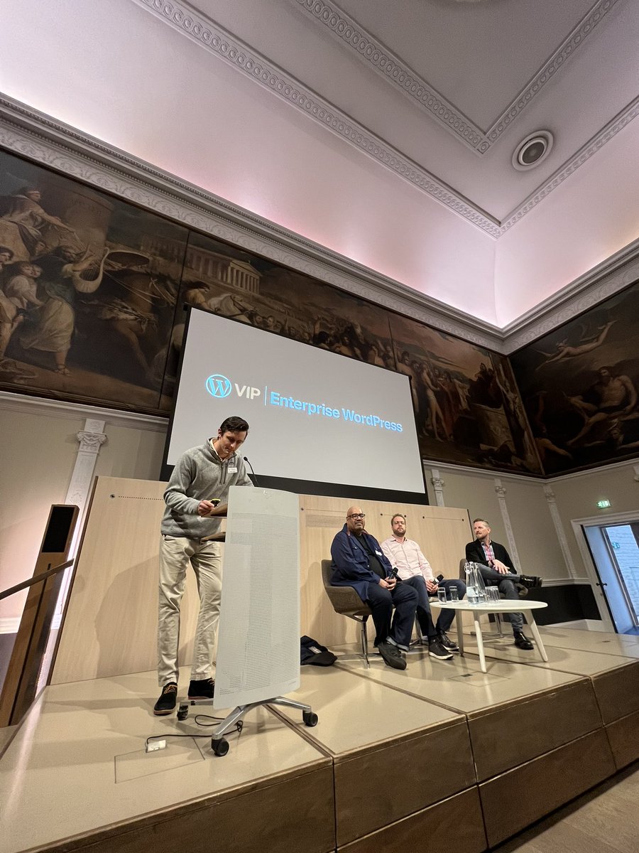 meeware's tweet photo. Quite the scoop here at #bigWP in London - @mikelittlezed1 @Dries and @photomatt all on stage together for the first time! And quite the philosophical deep dive too! Thank you chaps! https://t.co/MPFP4T8ChG