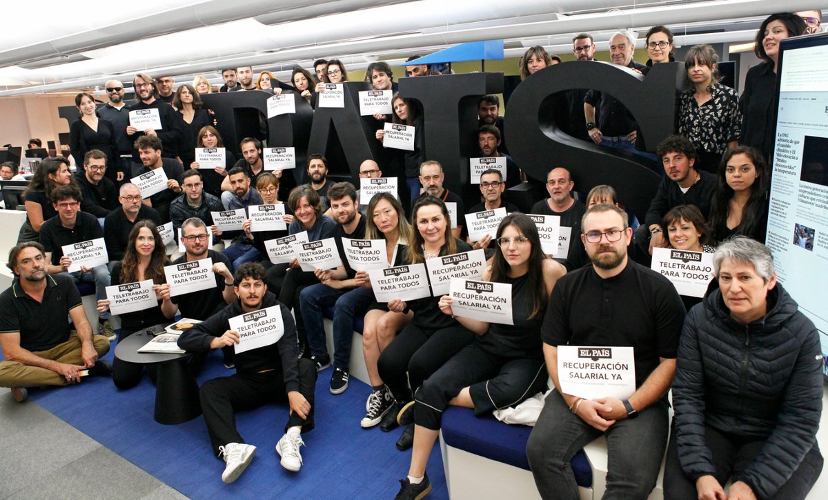 Comité de EL PAÍS (@comite_elpais) on Twitter photo Los trabajadores de EL PAÍS, Cinco Días, As y Factoría volvemos a vestir de luto en los #MiércolesNegros para exigir la actualización de unos salarios congelados durante 12 años y la negociación del #teletrabajo. #SubidaSalarialYa #TrabajoDigno
<a href="/mediosfscccoo/">Medios FSC CCOO</a>
<a href="/PeriodistasFSC/">Agrupación de Periodistas de FSC-CCOO</a> Los trabajadores de EL PAÍS, Cinco Días, As y Factoría volvemos a vestir de luto en los #MiércolesNegros para exigir la actualización de unos salarios congelados durante 12 años y la negociación del #teletrabajo. #SubidaSalarialYa #TrabajoDigno
<a href="/mediosfscccoo/">Medios FSC CCOO</a>
<a href="/PeriodistasFSC/">Agrupación de Periodistas de FSC-CCOO</a>