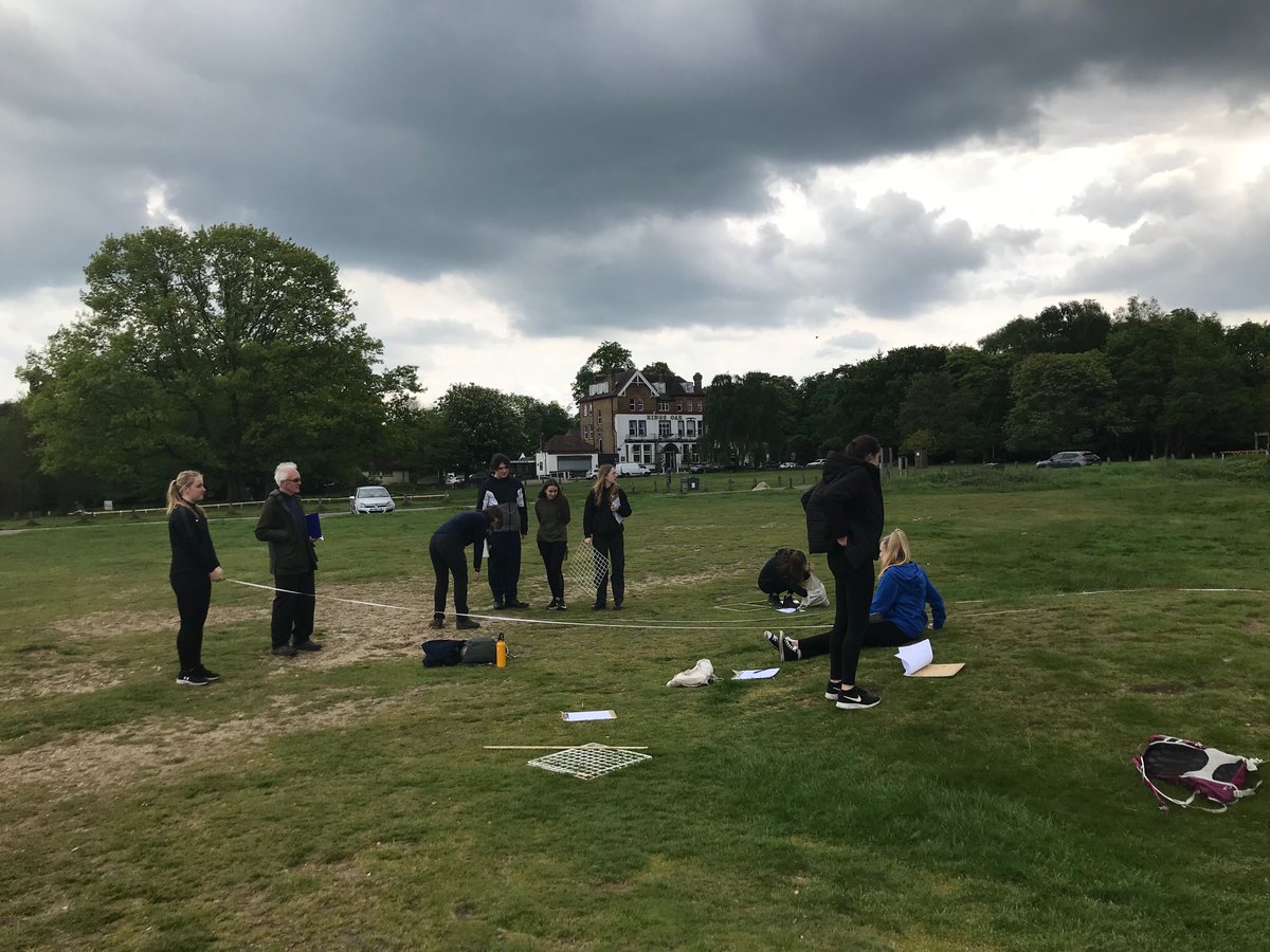 BecketkeysSci's tweet photo. Day 1-Y12 Biology Field Trip. Great day made even better by the lovely weather ☀️ Students were taught different sampling techniques, then their maths skills were put to the test later on in the day 🤔 pond dipping tomorrow 🐸 🐠 https://t.co/vJyqLsXZTO
