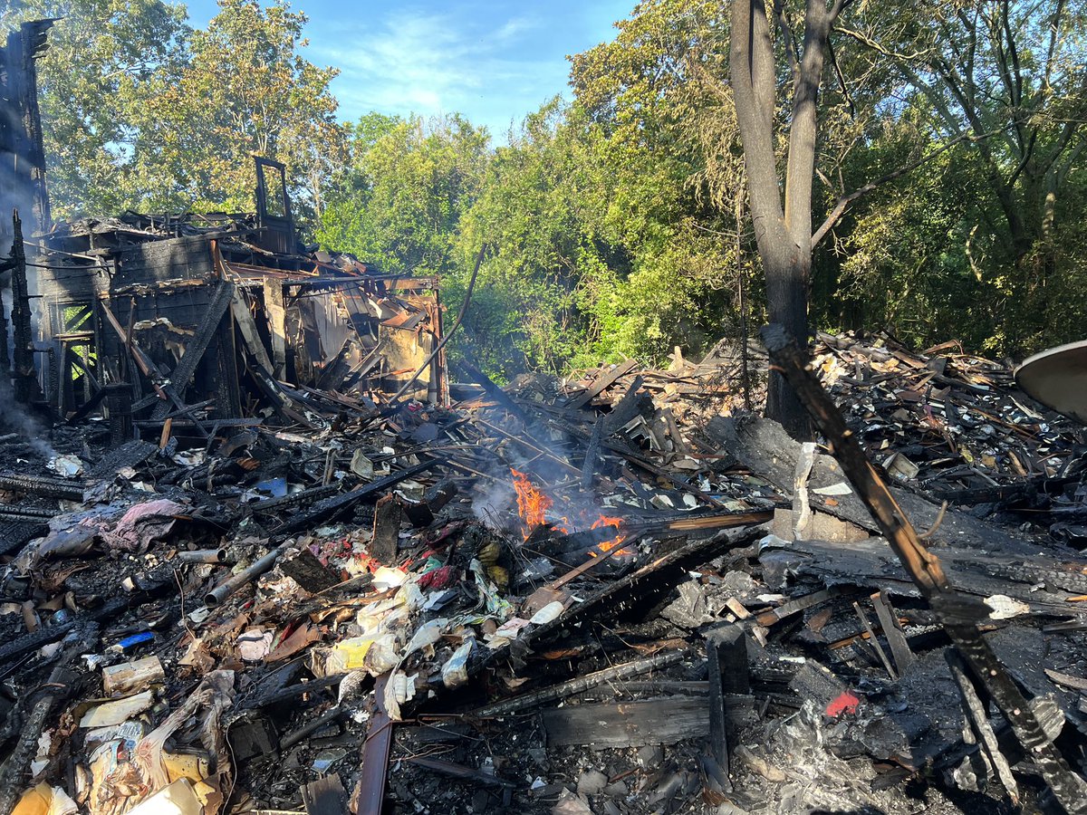 Before and after: Dickinson’s most historic home went up in flames after an apparent lightning strike. Original structure dates to the 1850s long before anything else was here. It’s even remained in the same family. Hear from them: <a href="/KHOU/">KHOU 11 News Houston</a> at 4:00 #khou11