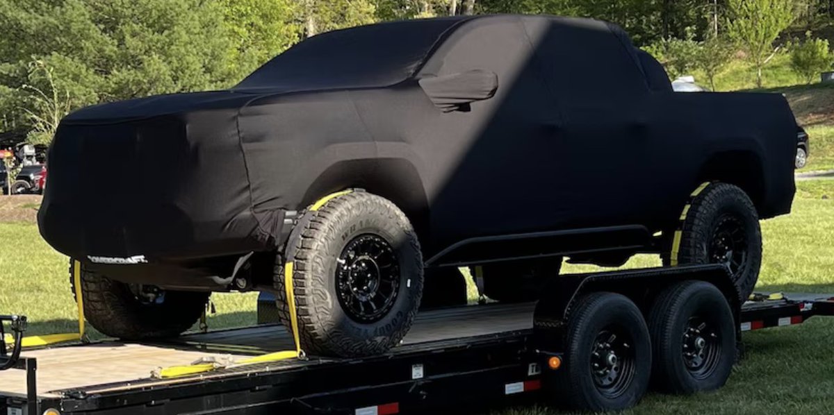 PluginCarHub's tweet photo. https://t.co/stg3cGGoTm
Get ready for a new era of mid-size trucks! The 2024 GMC Canyon AT4X  AEV, the result of an exciting collaboration with AEV, is ready to  redefine off-road capability .. #GMCCanyonAT4XAEV #OffRoadKing https://t.co/pUoXJgEJUp