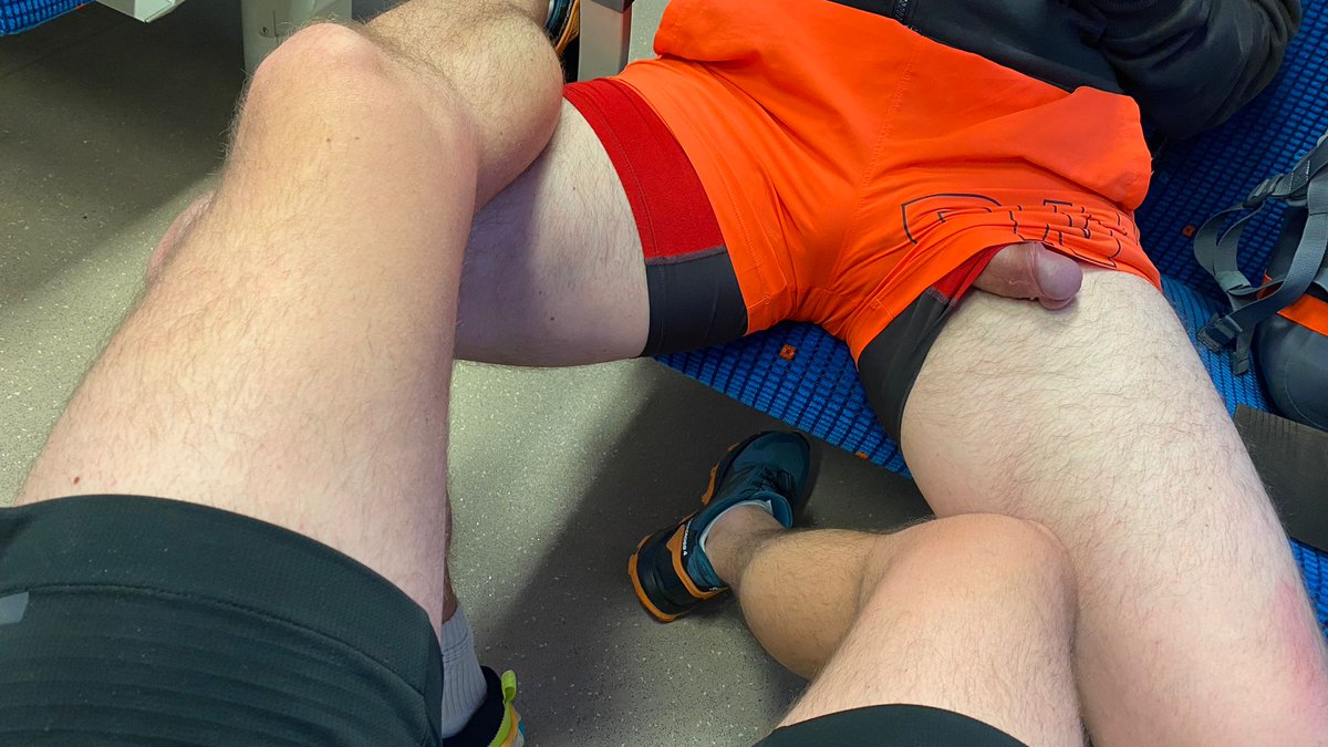 AahzCZ's tweet photo. Beefy is travelling in the train and chating on Grindr #gay #gaytraveler #dick #vpl #slipdick #gayintrain #gaypublic #grindr https://t.co/zPHZHR8c0H