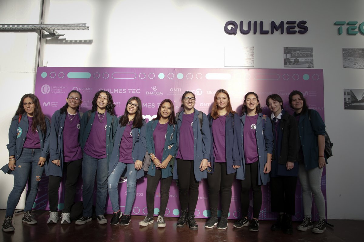 Innovacion19_23's tweet photo. 🌐#DiaDeInternet
Junto a @ITU, @QuilmesMuni y @UNQoficial organizamos una jornada de #AmericasGirlsCanCode en #Quilmes.

Participaron más de 200 chicas de 5° y 6°año del secundario que asisten a 9 escuelas técnicas del municipio.
👉https://t.co/pvebnC2cXO https://t.co/Cu6nE14RPN